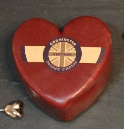 Godminster Cheddar Heart (400g)